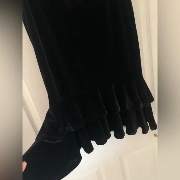 Gianni Bini midi black velvet,ruffled tiered skirt. - Picture 12 of 13